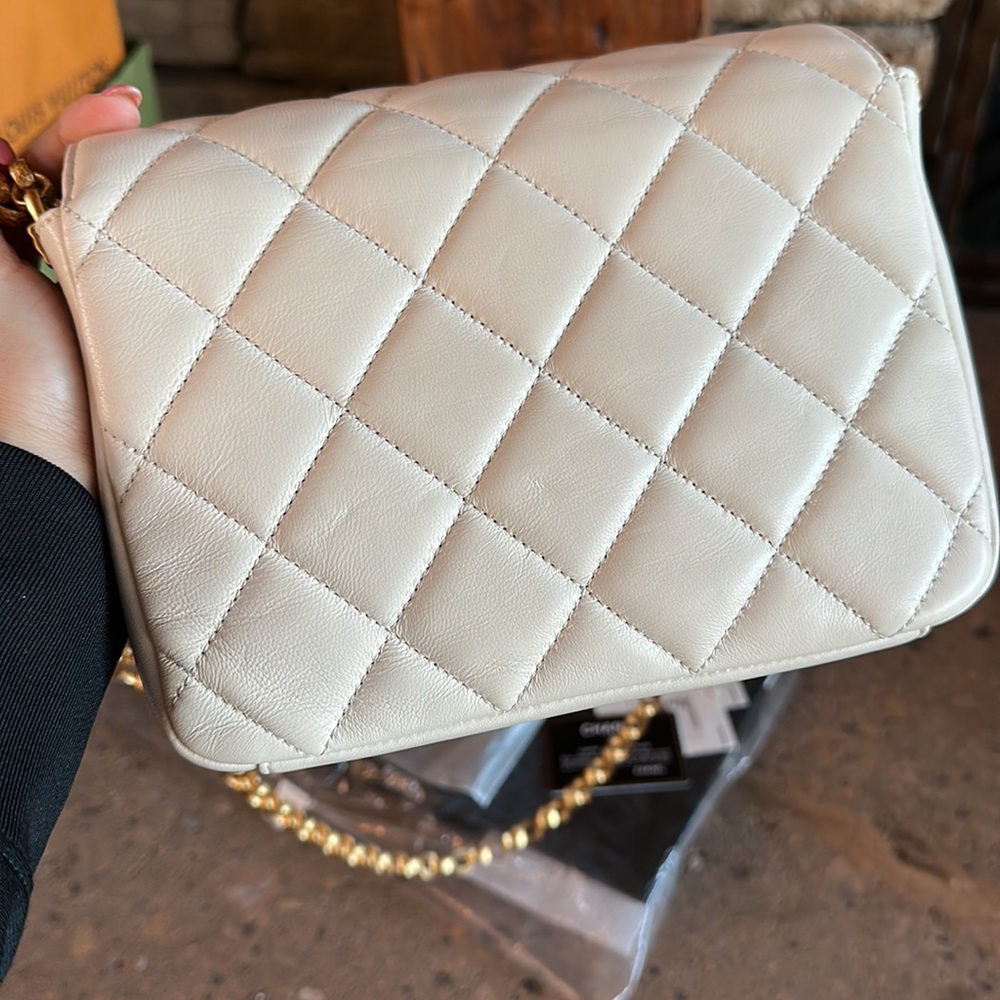 🚫SOLD🚫Auth. Chanel 2020 Lambskin flap w logo chain - Picture 13 of 14